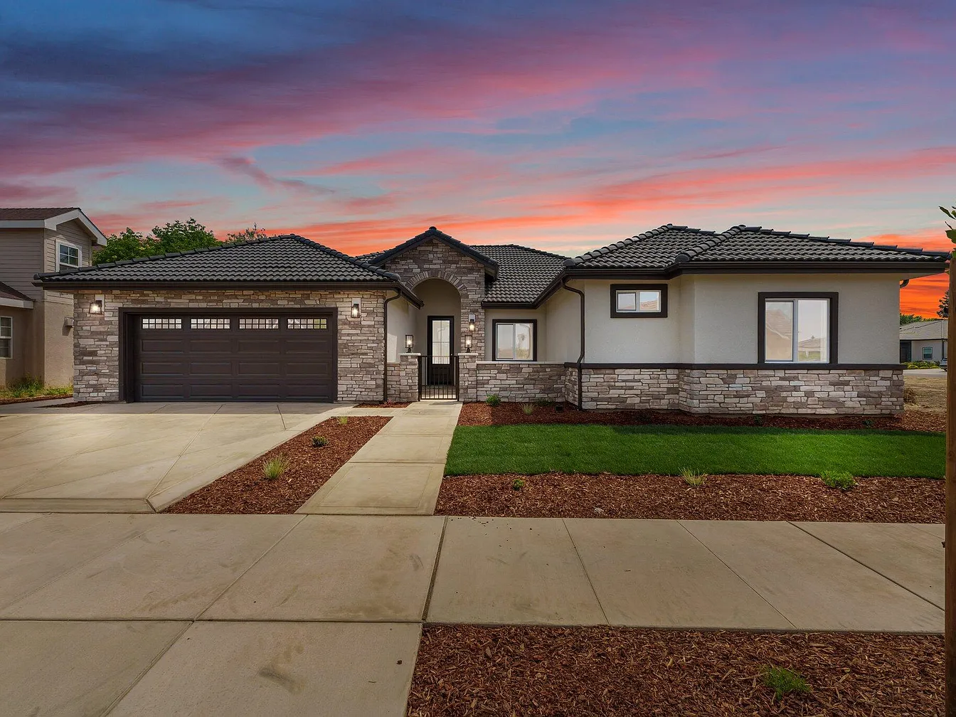 Custom home exterior, Project Chatham